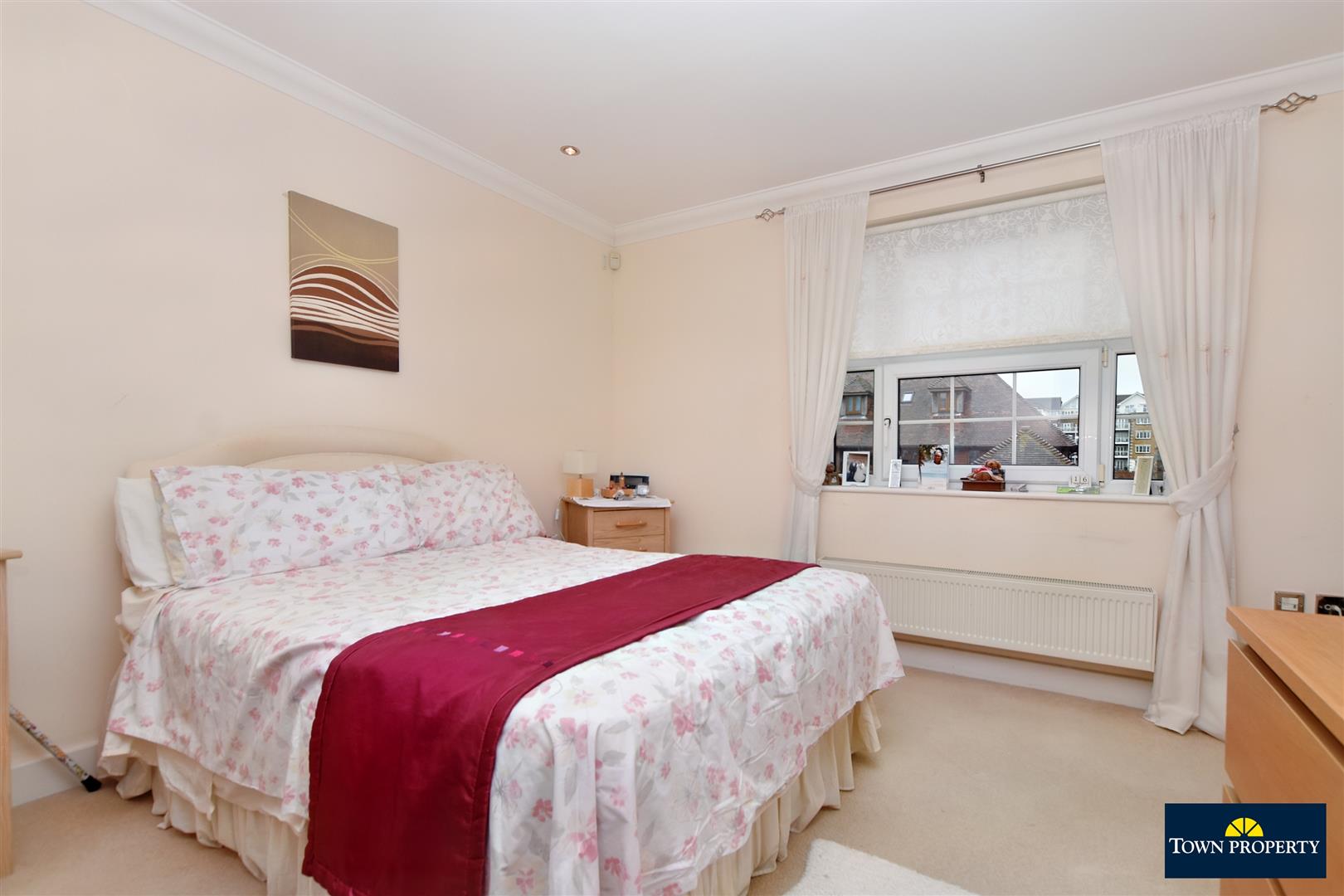 Property Details for Christchurch Place Eastbourne BN23 5AP Town Property Estate Agents